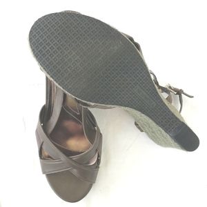 Tahari Wedges